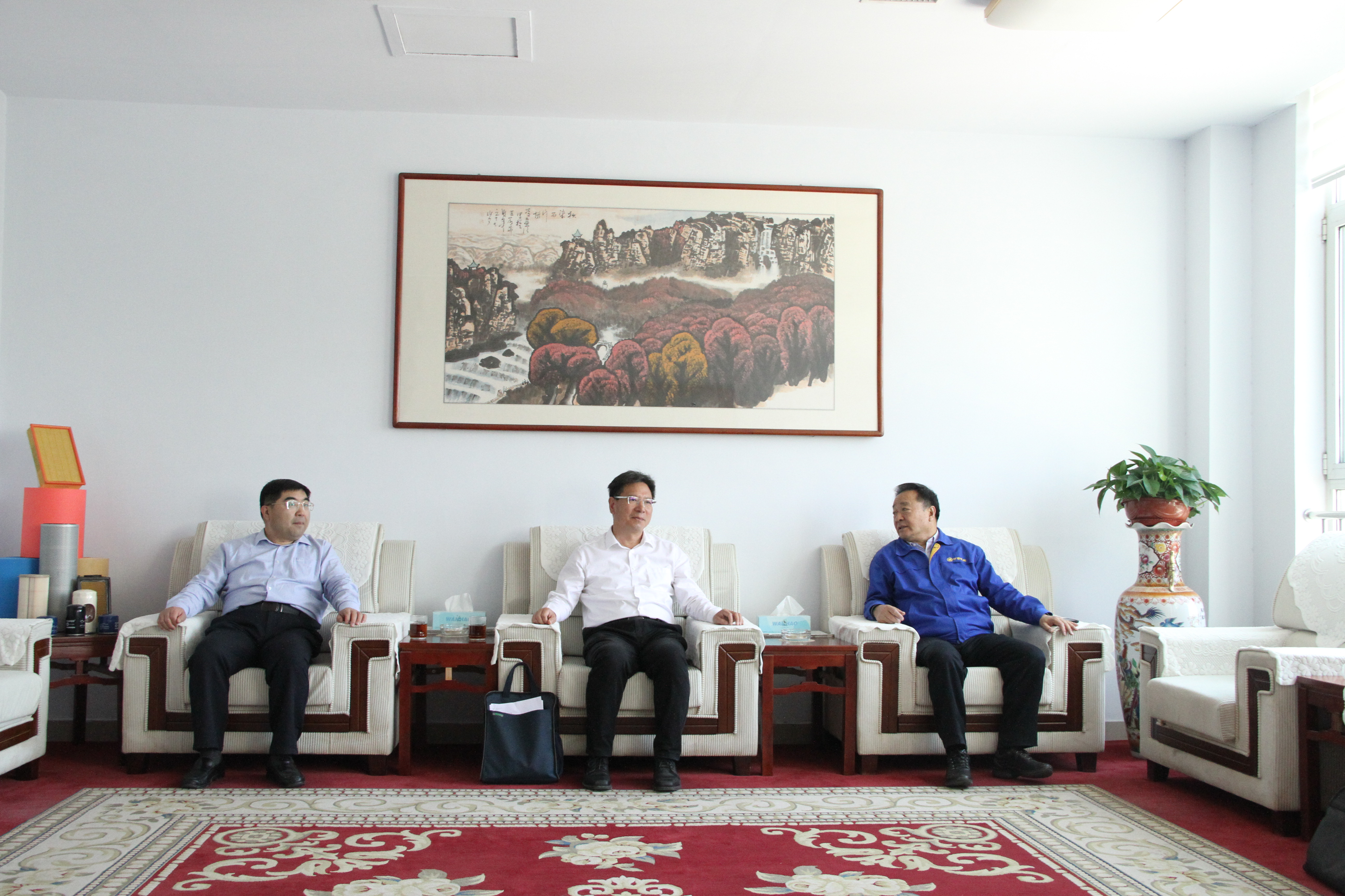 Dong Shengyong, Director of MIIT of Weifang City, visited Longde  Company to research and guide the work